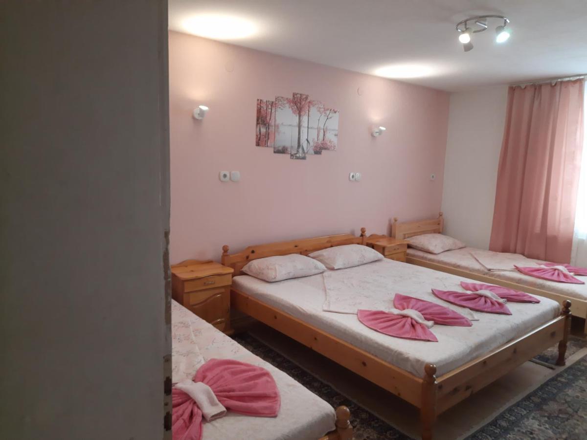 Guest House Lazar Raykov Ribarica Bagian luar foto